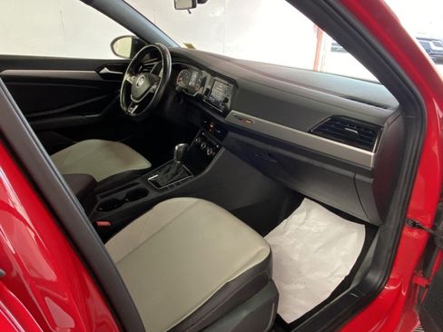Used 2019 Volkswagen Jetta R-Line FWD image 8
