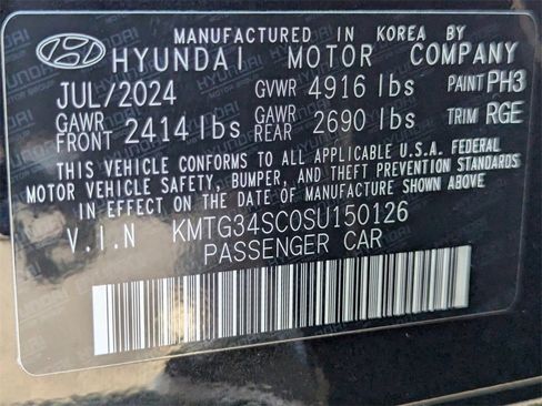 Used 2025 Genesis G70 2.5T w/ Sport Prestige Package image 29