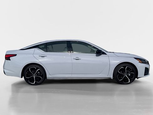 New 2025 Nissan Altima 2.5 SR image 7