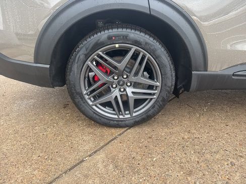 New 2026 Ford Explorer ST w/ Sun And Sound Package image 9