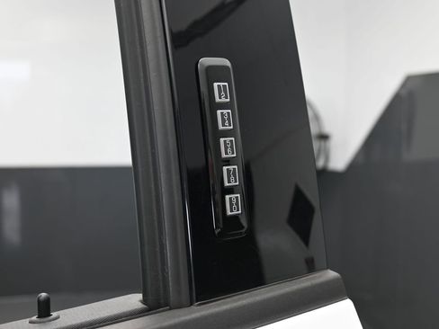 Used 2023 Ford F150 XLT w/ Equipment Group 302A High image 31