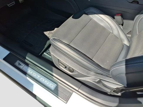 Used 2024 Ford Mustang GT Premium image 9