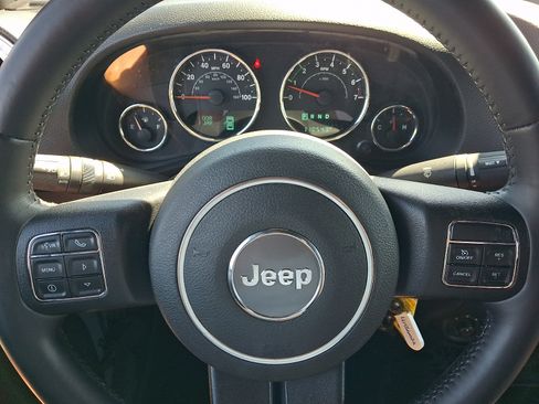 Used 2015 Jeep Wrangler Sahara w/ Connectivity Group AWD/4WD image 18