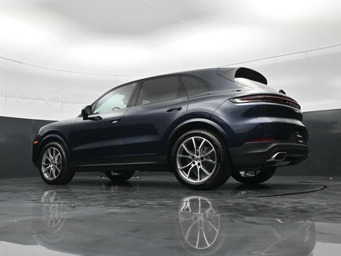 New 2026 Porsche Cayenne AWD/4WD image 38
