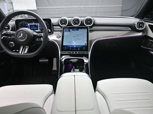 Used 2025 Mercedes-Benz C 300 Sedan image 9