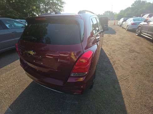 Used 2022 Chevrolet Trax LT w/ LT Convenience Package FWD image 6