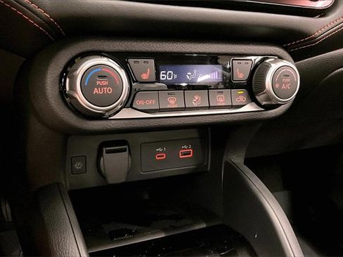 New 2025 Nissan Versa SR w/ Trunk Package image 25