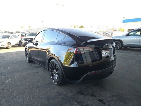 Used 2022 Tesla Model Y Performance image 10