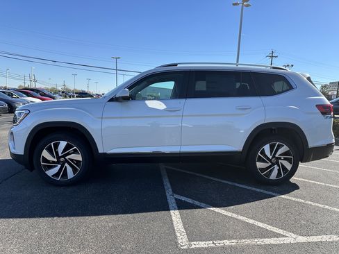New 2026 Volkswagen Atlas SEL image 4