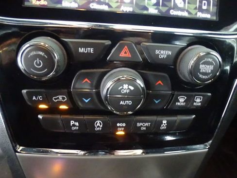 Used 2019 Jeep Grand Cherokee Altitude AWD/4WD image 13