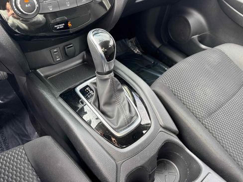 Used 2018 Nissan Rogue Sport S image 25