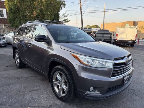 Used 2015 Toyota Highlander Limited Platinum AWD/4WD image 2