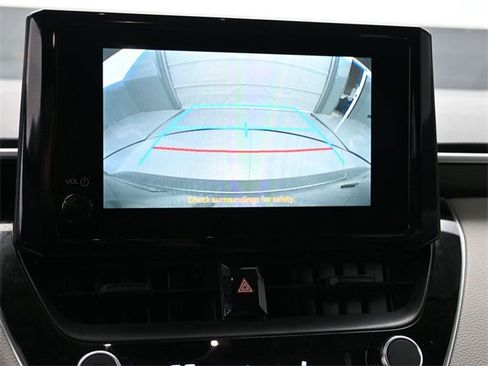 Used 2025 Toyota Corolla LE image 18