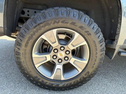 Used 2019 Chevrolet Colorado Z71 AWD/4WD image 27