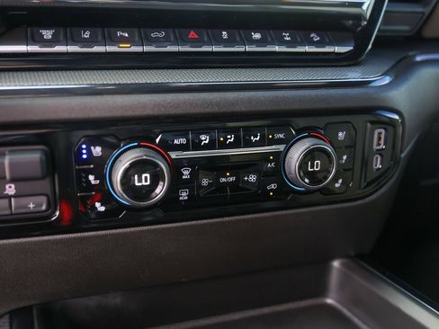 Used 2025 Chevrolet Silverado 2500 ZR2 w/ Technology Package image 22