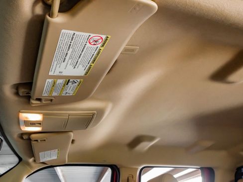 Used 2015 Ford F350 Lariat w/ Lariat Interior Package image 28