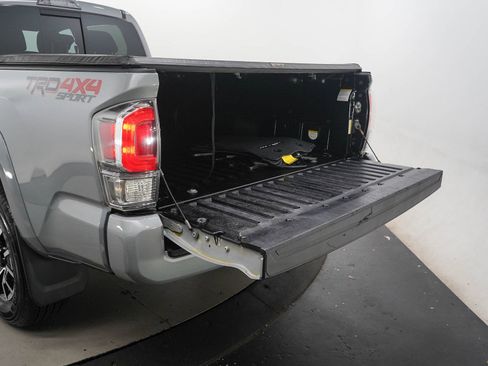 Used 2021 Toyota Tacoma TRD Sport AWD/4WD image 9