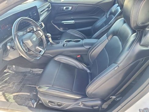 Used 2024 Ford Mustang Premium image 8