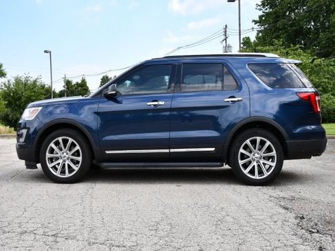 Used 2017 Ford Explorer Limited w/ Equipment Group 301A AWD/4WD image 4