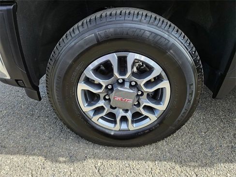 Used 2024 GMC Sierra 2500 SLE w/ SLE Convenience Package image 8