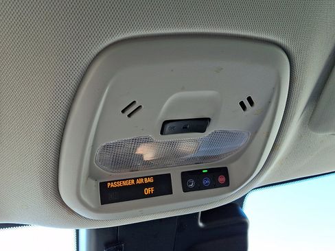 Used 2025 Chevrolet Trax LT FWD image 28