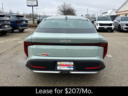 New 2025 Kia K4 LXS