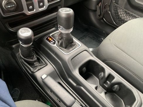 Used 2020 Jeep Wrangler Sport AWD/4WD image 44