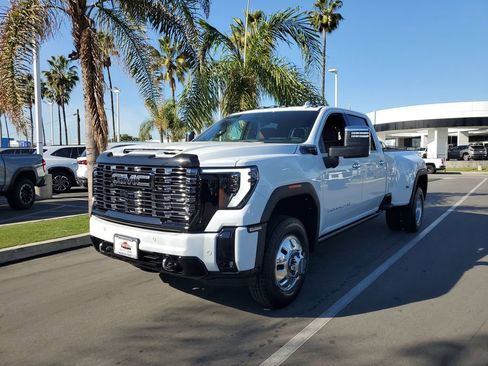 New 2026 GMC Sierra 3500 Denali Ultimate AWD/4WD image 2