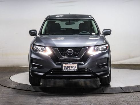 Used 2017 Nissan Rogue S FWD image 2
