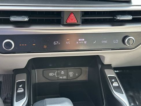 Used 2025 Kia Sorento EX FWD image 19
