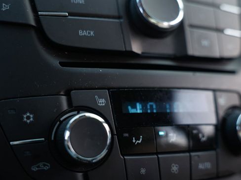 Used 2013 Buick Regal Premium image 29