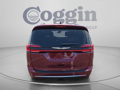Used 2022 Chrysler Pacifica Pinnacle