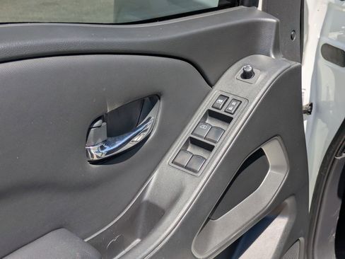 Used 2022 Nissan Frontier SV w/ Technology Package RWD image 12