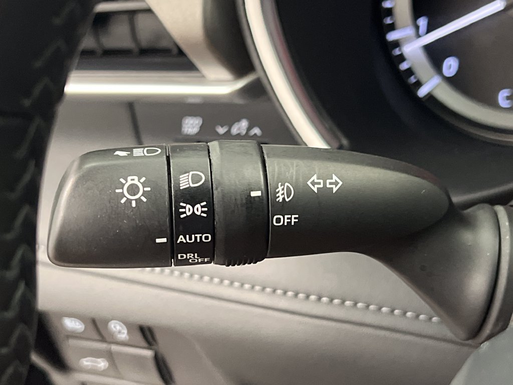Used 2025 Toyota Highlander XLE FWD image 64
