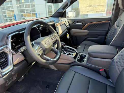 New 2026 GMC Canyon Denali image 12