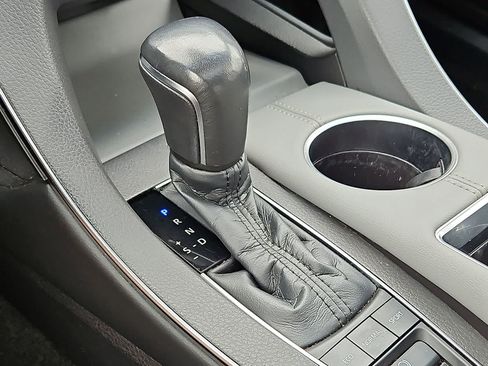 Used 2020 Toyota Avalon Limited FWD image 22