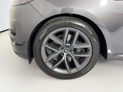 Used 2024 Land Rover Range Rover Sport SE AWD/4WD image 31
