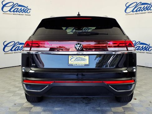 Used 2024 Volkswagen Atlas Cross Sport SE FWD image 4