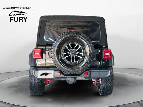 Used 2024 Jeep Wrangler Unlimited Rubicon w/ XTREMEE 35" Tire Package AWD/4WD image 5