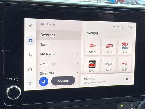 Used 2023 Toyota Highlander XLE image 15