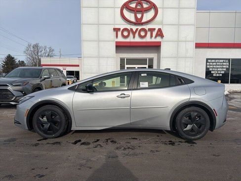 New 2026 Toyota Prius LE image 12