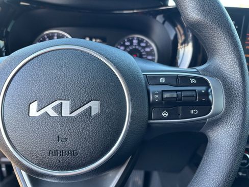 Used 2022 Kia K5 LXS image 29