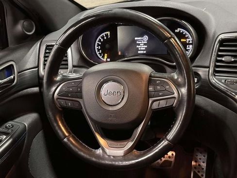 Used 2020 Jeep Grand Cherokee Laredo image 23