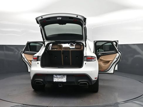 Used 2024 Porsche Macan AWD/4WD image 51