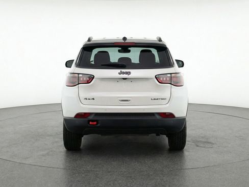 Used 2025 Jeep Compass Trailhawk image 7