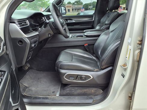 Used 2022 Jeep Wagoneer Series III w/ Premium Group I AWD/4WD image 19