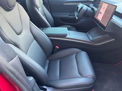 Used 2025 Tesla Model S image 12