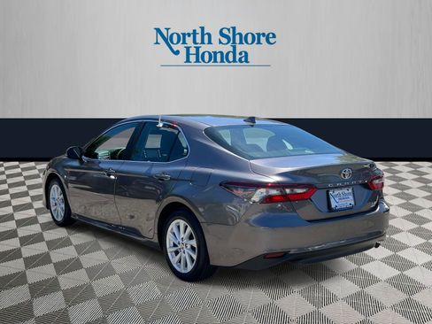 Used 2022 Toyota Camry LE AWD/4WD image 3