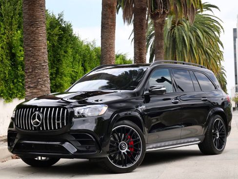 Used 2025 Mercedes-Benz GLS 63 AMG 4MATIC image 3