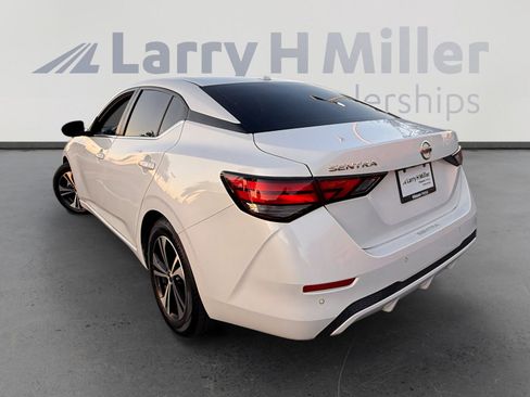 Certified 2022 Nissan Sentra SV w/ Trunk Package FWD image 3